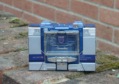 THE TRANSFORMERS: Commemorative Edition G1 Soundwave