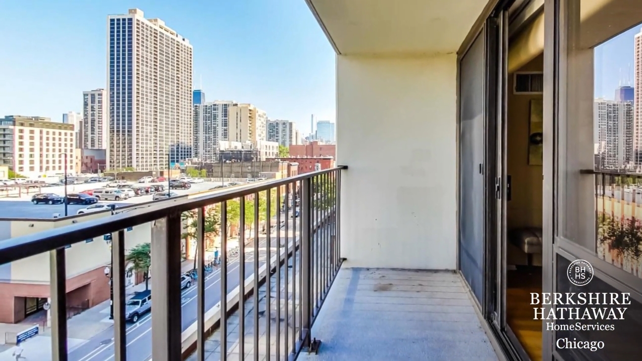 15 Photos vs. 1636 N Wells #601 Chicago IL-Old Town vs. Condo Interior Design Tour