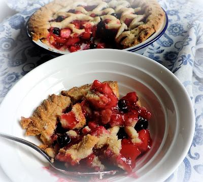 Apple and Blackcurrant Pie