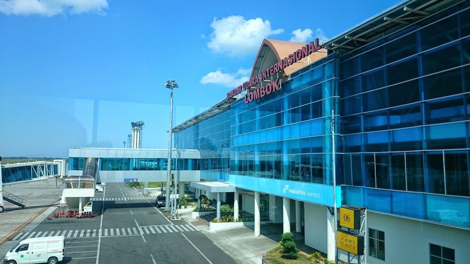 TAKJUB INDONESIA: BANDAR UDARA INTERNASIONAL LOMBOK, MATARAM