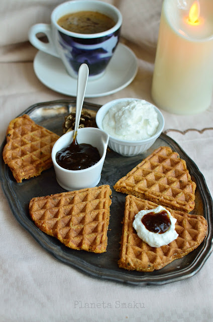 chrupiące gofry owsiane, gofry z marchewką