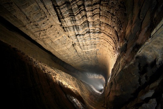 Krubera Cave, gua vertikal terdalam di dunia Krubera Cave, gua vertikal terdalam di dunia