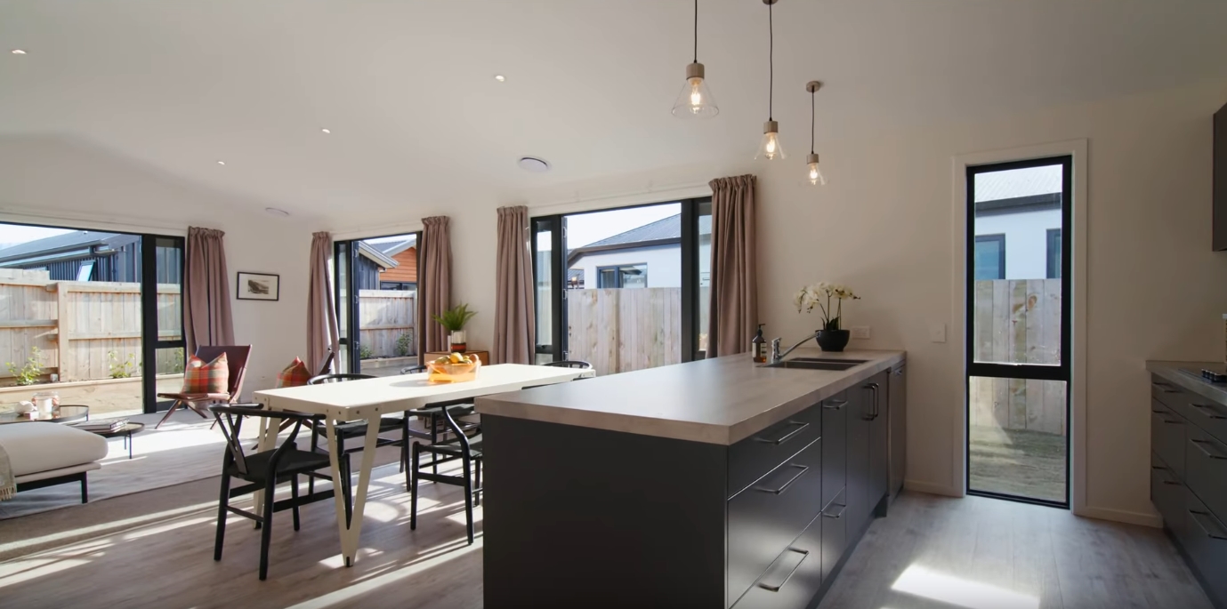 10 Photos vs. 16 Silver Street, Shotover Country, Queenstown - High-End Home & Interior Design Video Tour