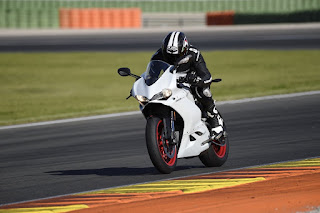 Ducati Panigale 959 Review, Smaller Can Be Better!