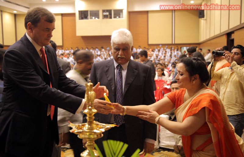 Dominic Asquith, British High Commissioner to India with Rakesh Bharti Mittal, Chairman, Governing Council, Sat Paul Mittal School lighting the lamp to start United Nations Replica 2017’ Punjab Edition programme at Sat Paul Mittal School Dominic Asquith, British High Commissioner to India with Rakesh Bharti Mittal, Chairman, Governing Council, Sat Paul Mittal School lighting the lamp to start United Nations Replica 2017’ Punjab Edition programme at Sat Paul Mittal School