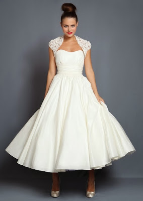 Beautiful tea-length wedding dress | Just a pretty dress