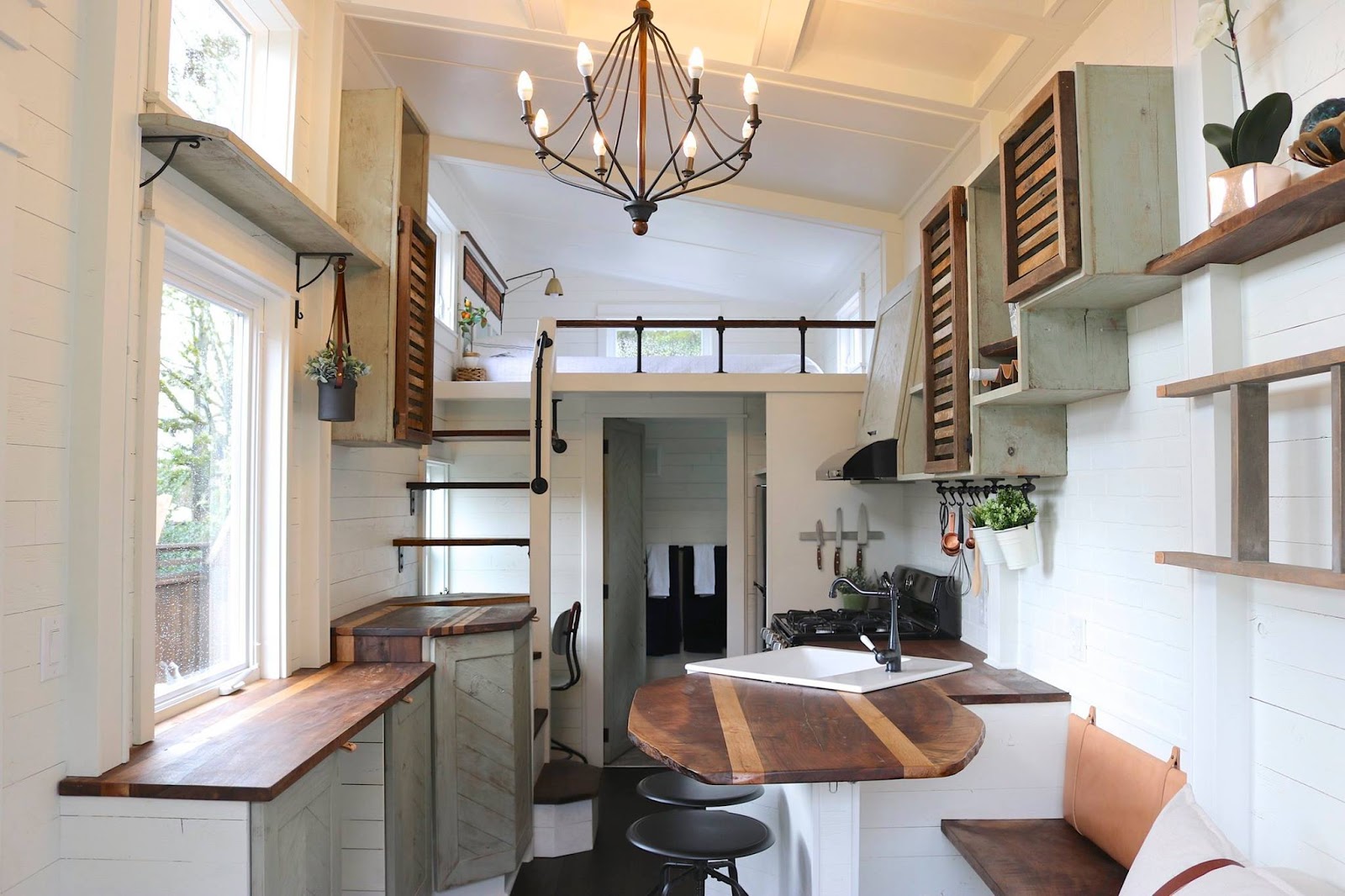 Tiny Getaway House By Handcrafted Movement [ TINY HOUSE TOWN ]