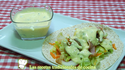 Receta casera de la verdadera salsa de yogur para kebab