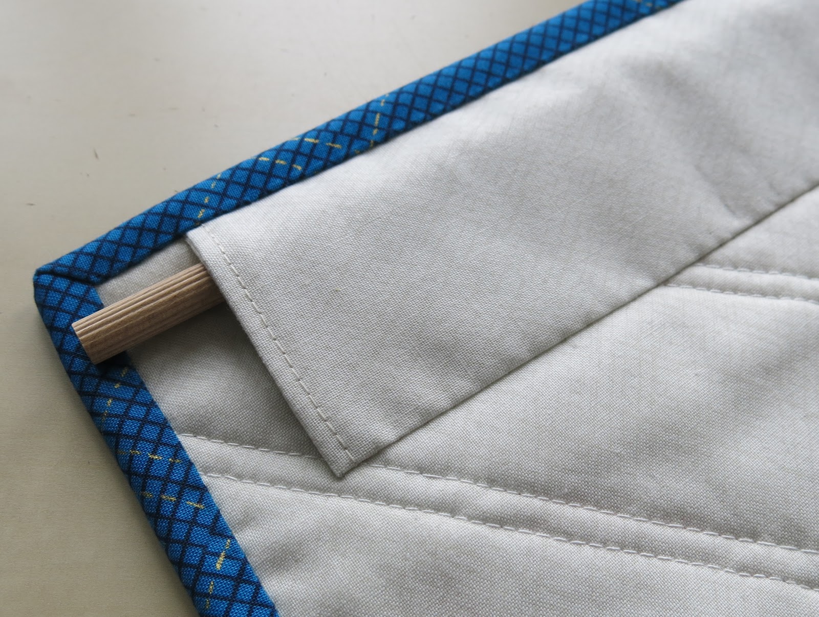 Luna Lovequilts Hanging sleeve tutorial