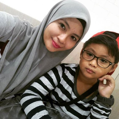 FUHH...!!! Gambar Terkini Anak Siti Nordiana Dengan Bekas Suami