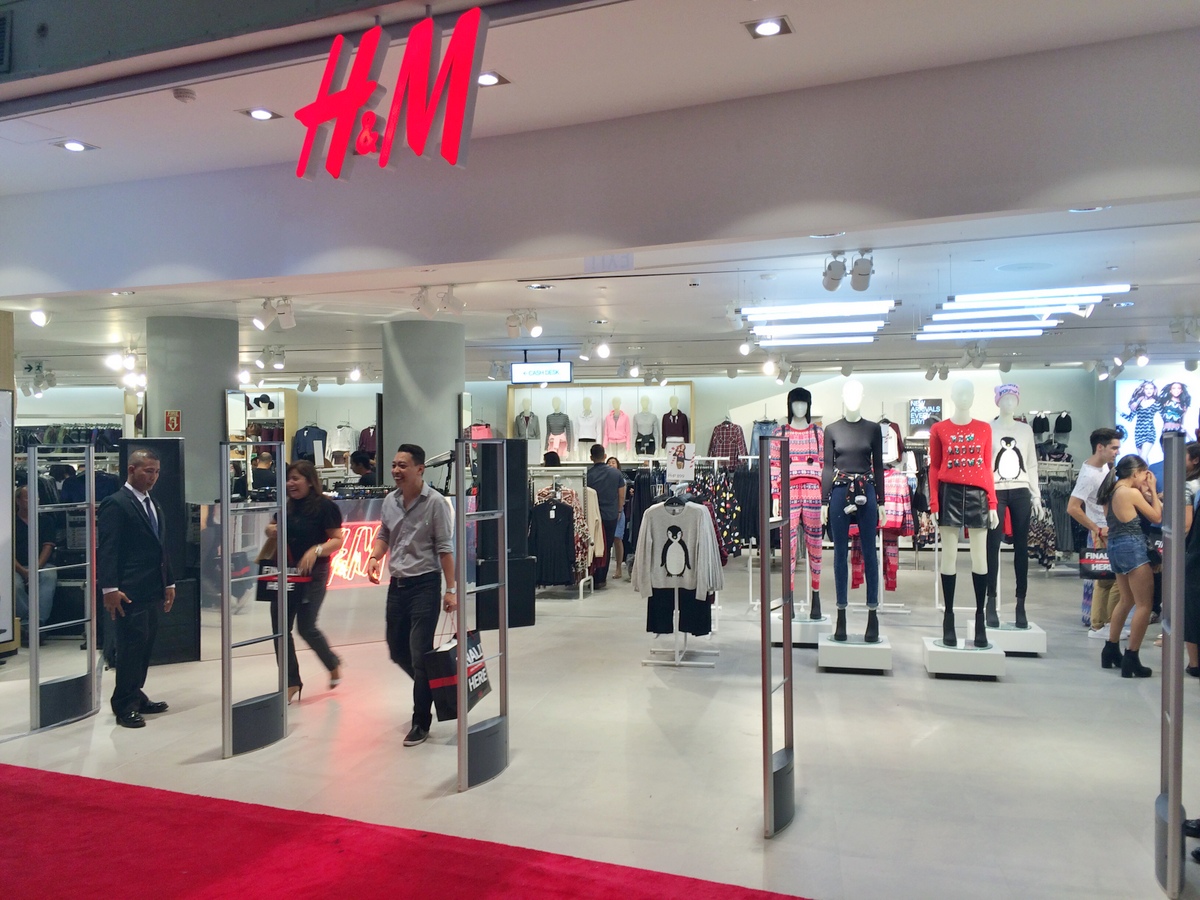 H&M Centrio Ayala Mall Opening on October 27, 2016 Cagayan de Oro Today