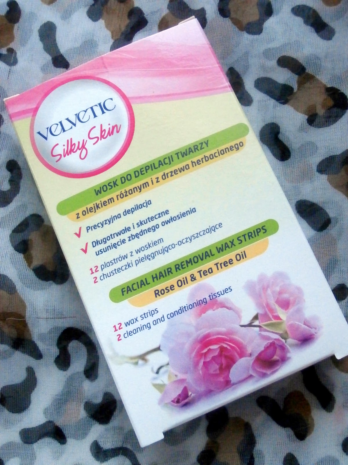 Wosk do depilacji twarzy z olejkiem różanym i z drzewa herbacianego