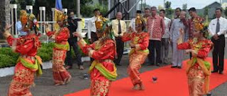 Tari Sekapur Sirih Tari Sekapur Sirih