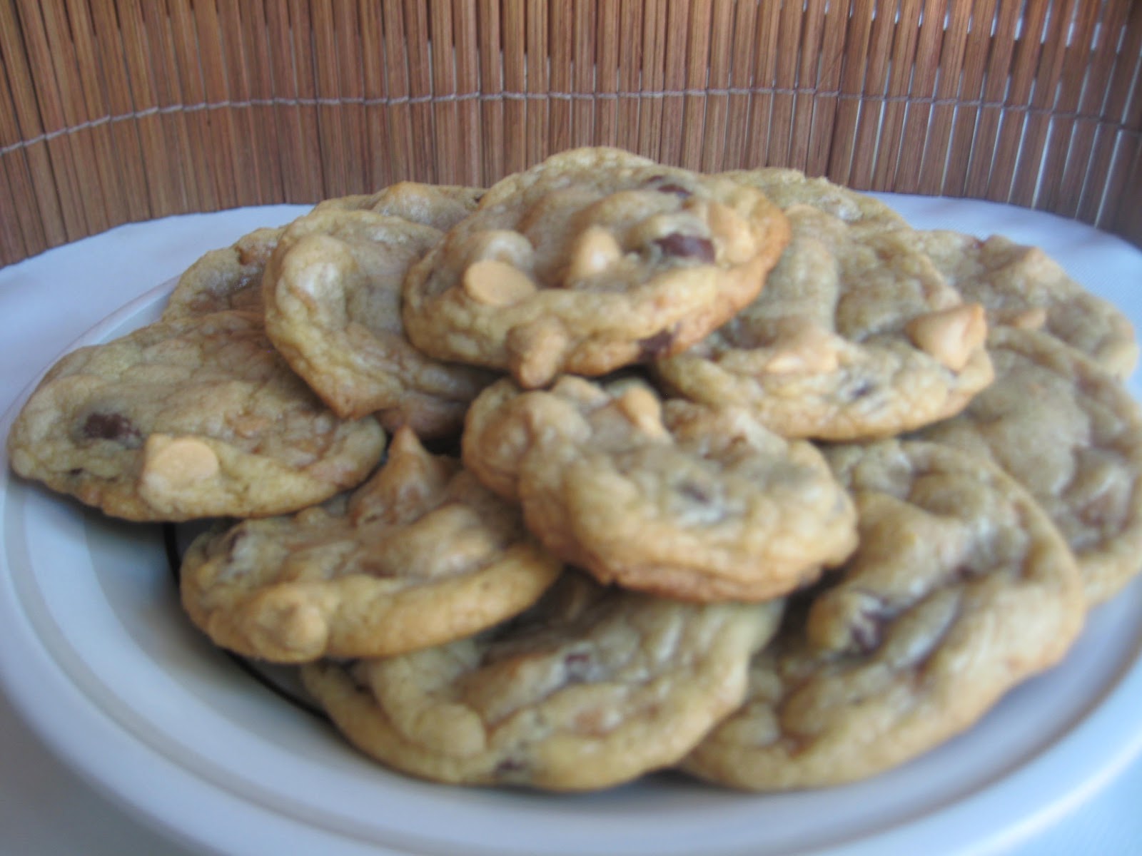 Day to Day Mish Mash: Chocolate, Peanut Butter & Skor-bit Cookies