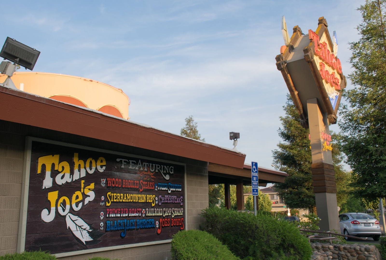 A nous la Californie Tahoe Joe's, un restaurant typiquement Californien
