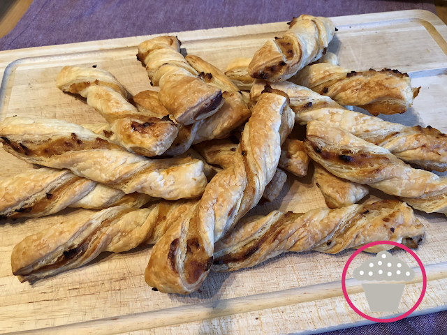 Herzhafte Blätterteigstangen - Einfaches Partygebäck