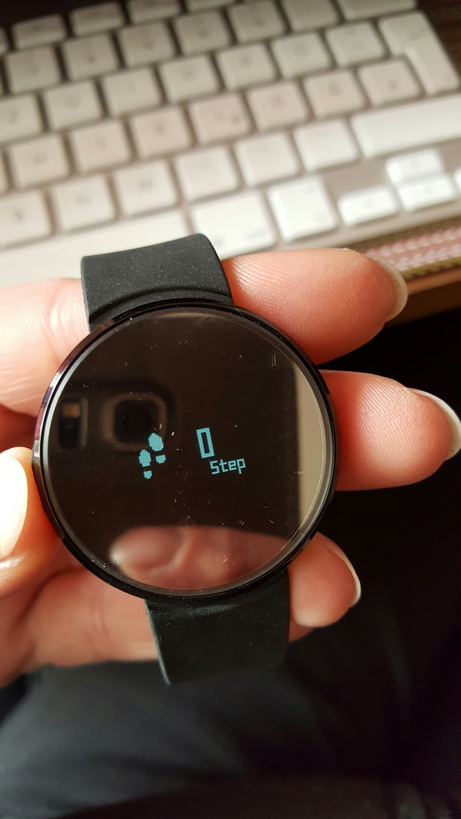 Mona's Blog Fitness Tracker mit integrierter Herzfrequenzmessung am