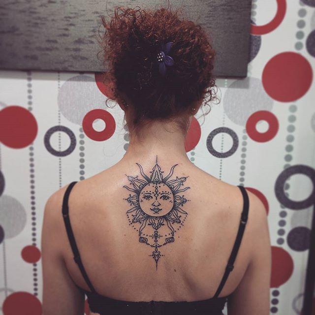 Tatuagens femininas para as costas Tatuagens femininas para as costas