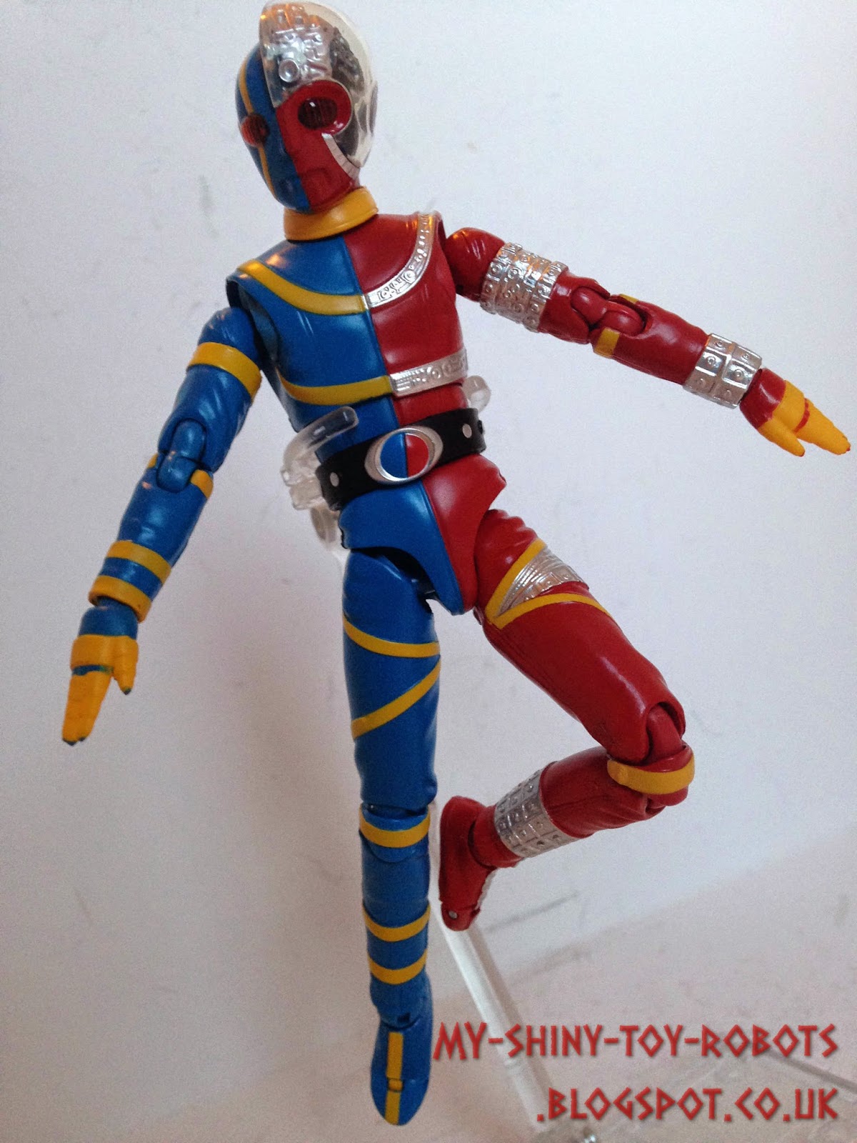 Kikaider strikes a pose