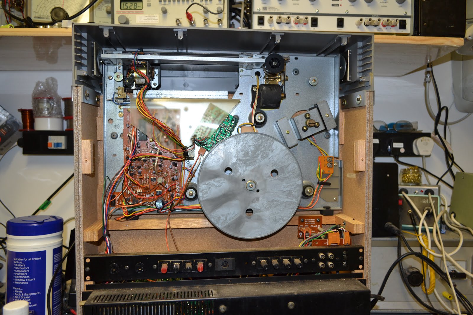 Doz' Blog Mitsubish MC8000 audio system repairs.