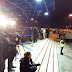 ΤΩΡΑ:Δημοσιογράφοι και οπερατέρ,περιμένουν τους διασωθέντες στο λιμάνι της Ηγουμενίτσας!
