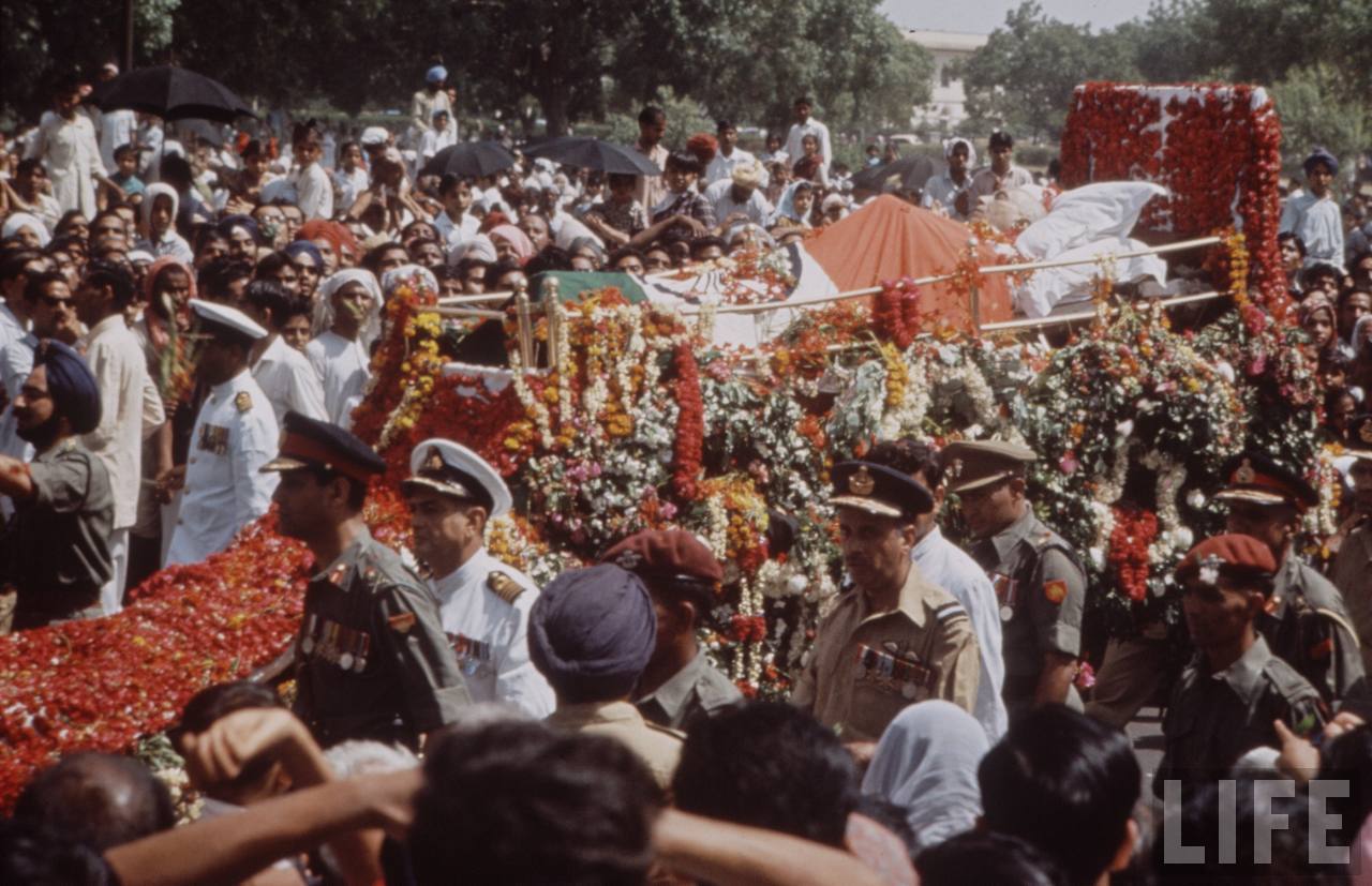 Jawaharlal Nehru Funeral Procession Photos | Rare & Old Vintage Photos (May 28, 1964)