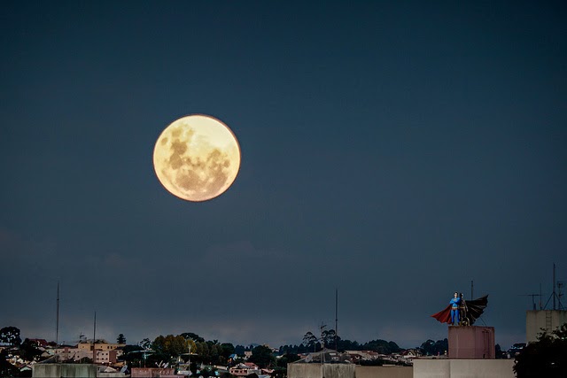 A maior Super Lua do ano, poderá ser vista neste Domingo! | Olhar ...