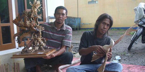 peluang usaha masyarakat indonesia Berkat Limbah Kayu  
