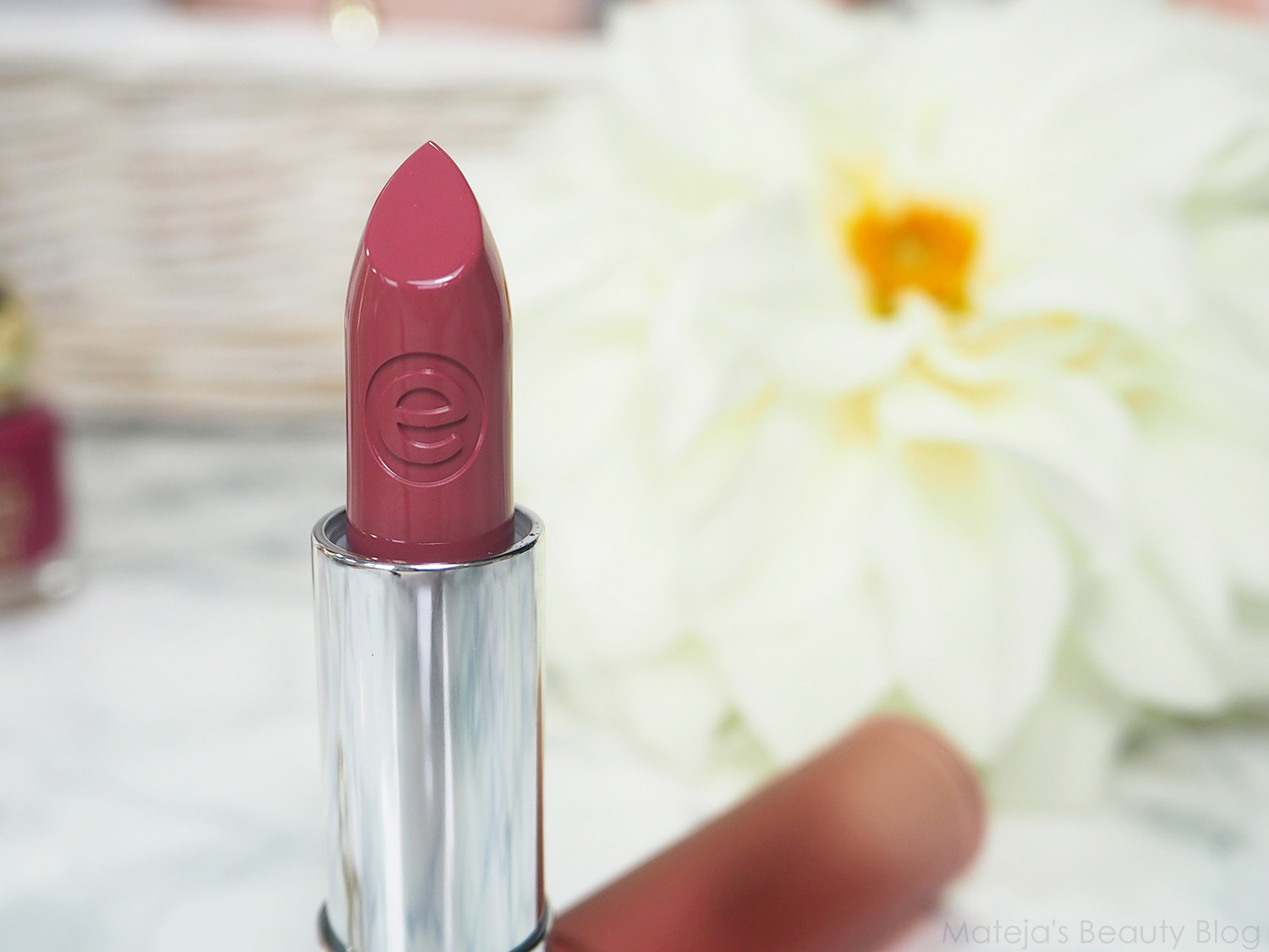 Essence Mat Mat Mat! Lipstick 03 Wow Effect Mateja's Beauty Blog