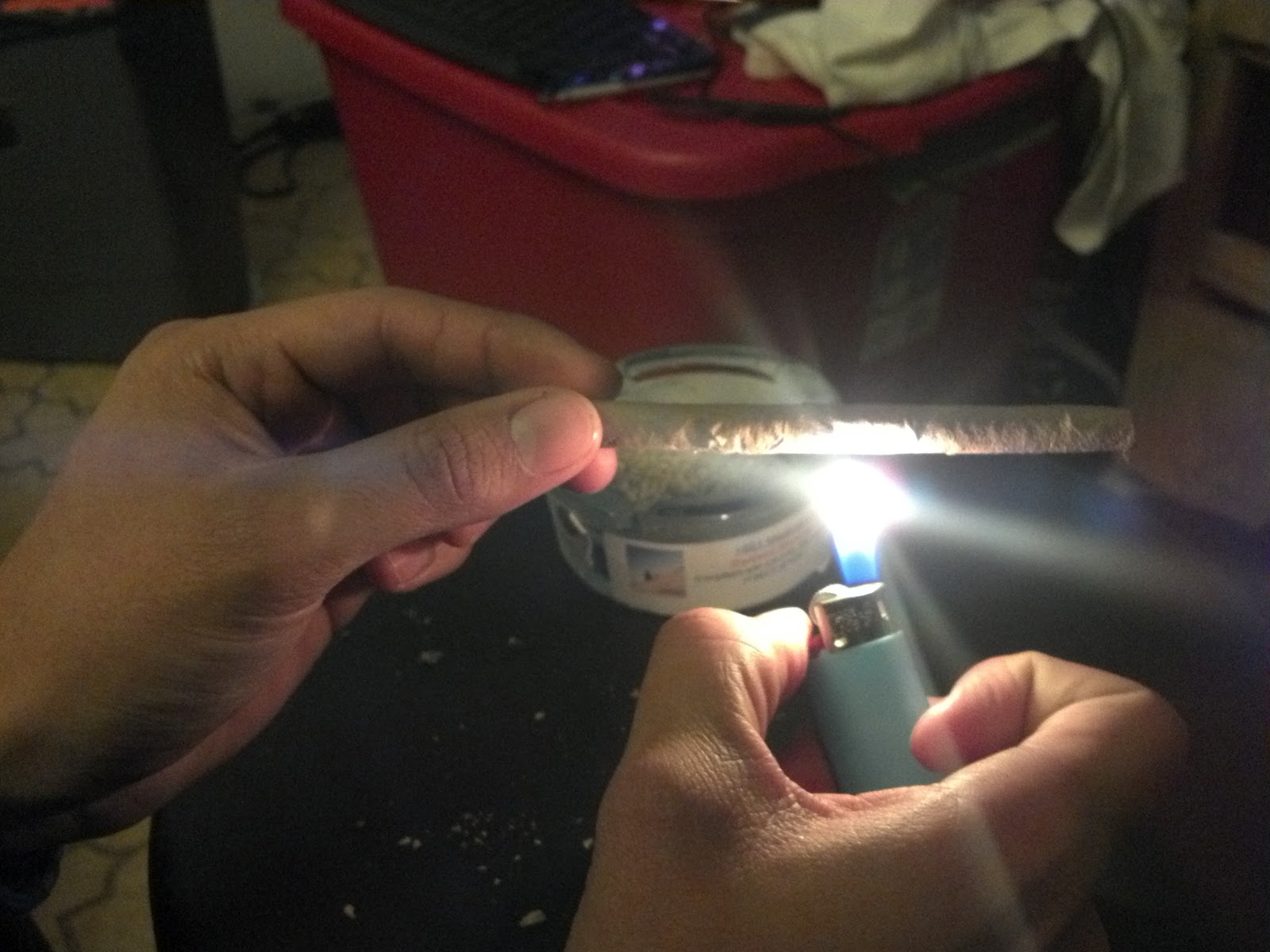 We Smoke Blunts Tutorial How to roll a blunt