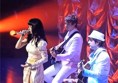 Video : ケイティ・ペリーがレベッカ・ブラックをカバーして、メルボルンで歌った「フライデー」 ! !