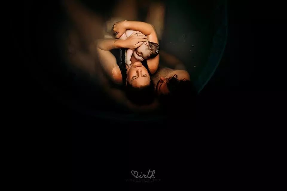 Stunning Pictures Of Water Birth Capture The Beautiful Moments Of Bringing A New Life To The World