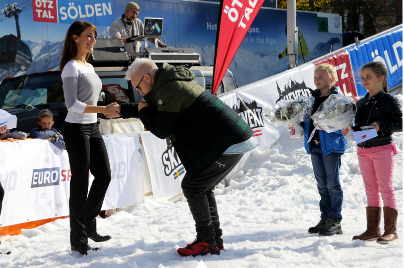  la princesse Marie a remis deux prix de la fédération danoise de ski dont elle est la marraine.