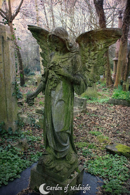 highgate cemetery graveyard cimitero cemetery angel highgate