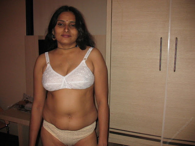 Indian bhabhi bra and panties — img 5