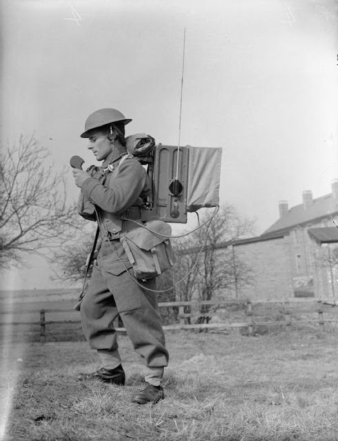20 March 1941 worldwartwo.filminspector.com British wireless set