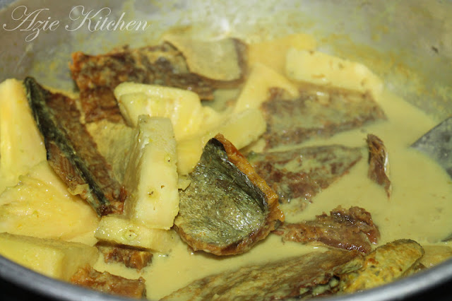 Gulai Lemak Ikan Talang Masin Dengan Nenas