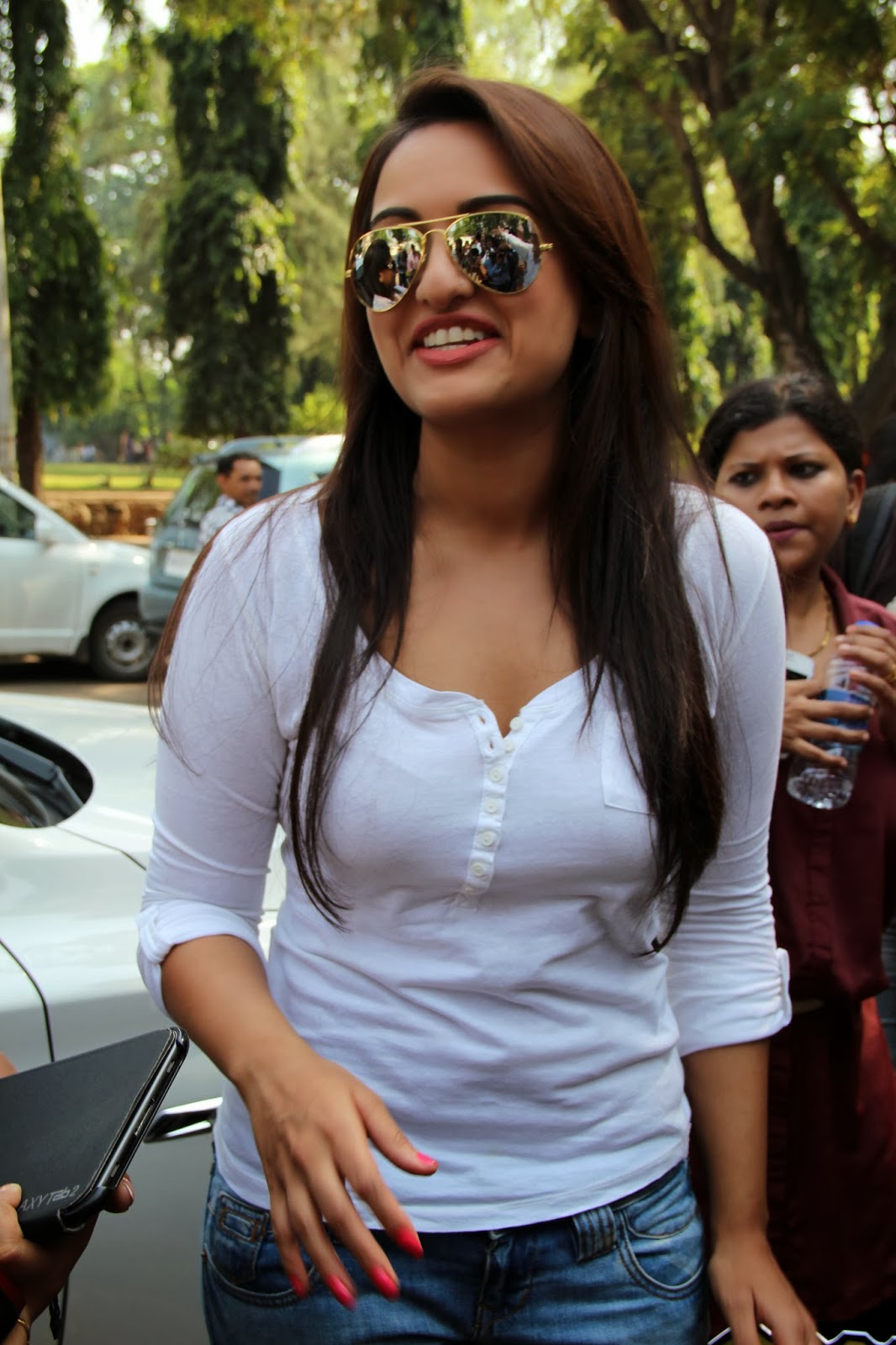 Sonakshi Sinha Hot Hd Wallpapers 1 High Resolution Pictures