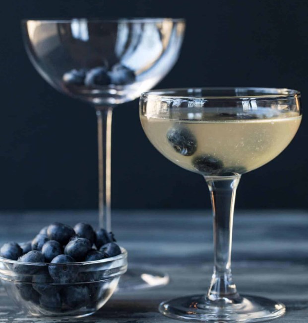 Blueberry Martini #drink #cocktails