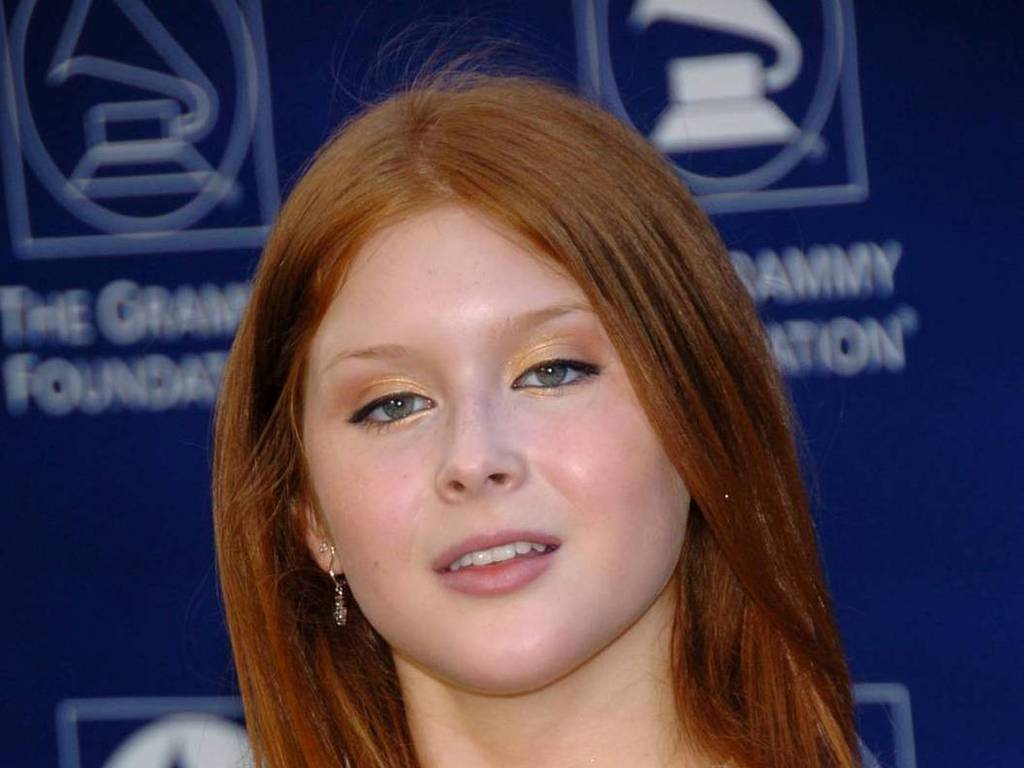 HD Wallpapers: Renee Olstead hd wallpapers