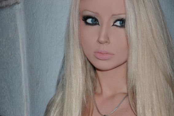 Notipereira La Barbie Humana Rusa Valeria Lukyanova Destapa Su Lado 