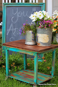 repurposed planter ideas easy http://bec4-beyondthepicketfence.blogspot.com/2014/05/5-easy-awesome-low-cost-planter-ideas.html