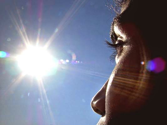 20/20 EYE GLASSES: Sunburn and Eye Pain or Vision Problems