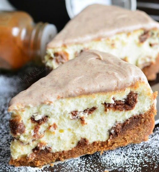 Cinnamon Roll Cheesecake Cinnamon Roll Cheesecake