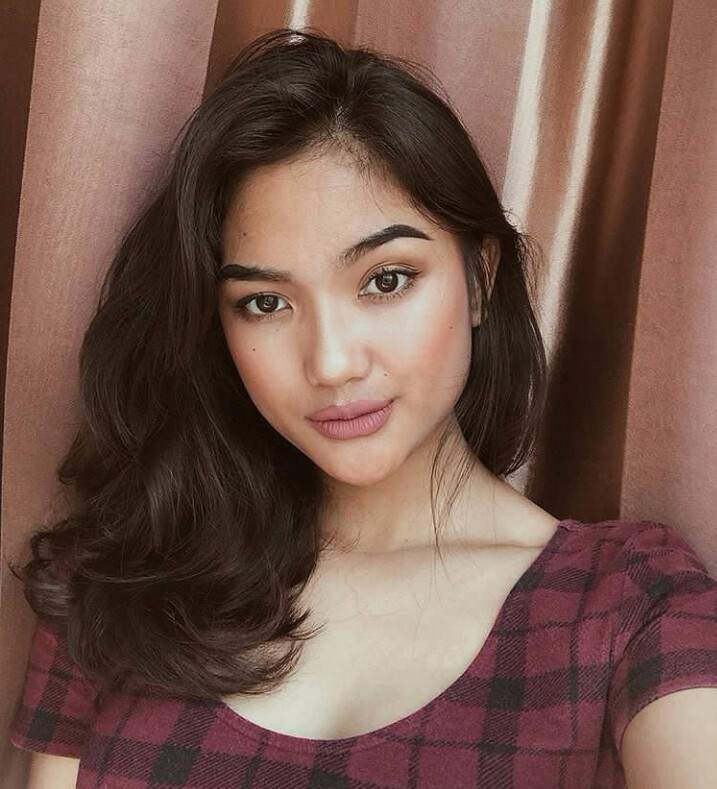 Foto dan Biodata Marion Jola, Kontestan Indonesian Idol 2018 - Kamus Profil