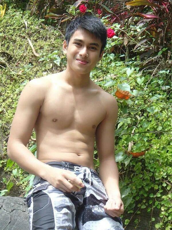 Big dicked gay men Guerra gay v deo