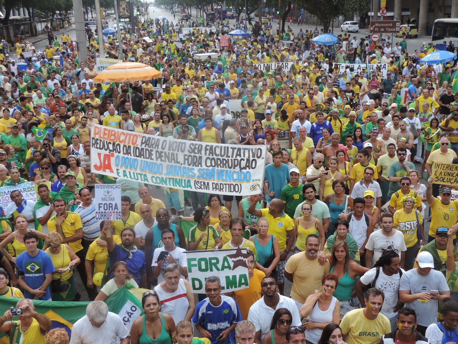 Militarismo x História em protesto anti-Dilma no Centro do Rio ...