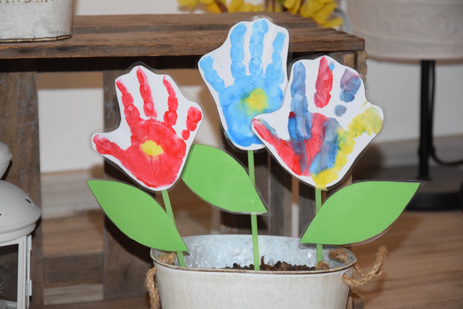 Familie und mehr Bastelidee Blumen aus Handabdrücken