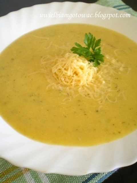 Zupa kalafiorowo-serowa