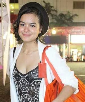 penampilan dewasa eva celia penampilan dewasa eva celia